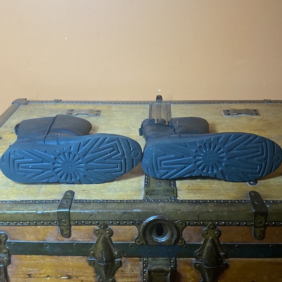 Ugg leather black boots - Picture 9 of 15